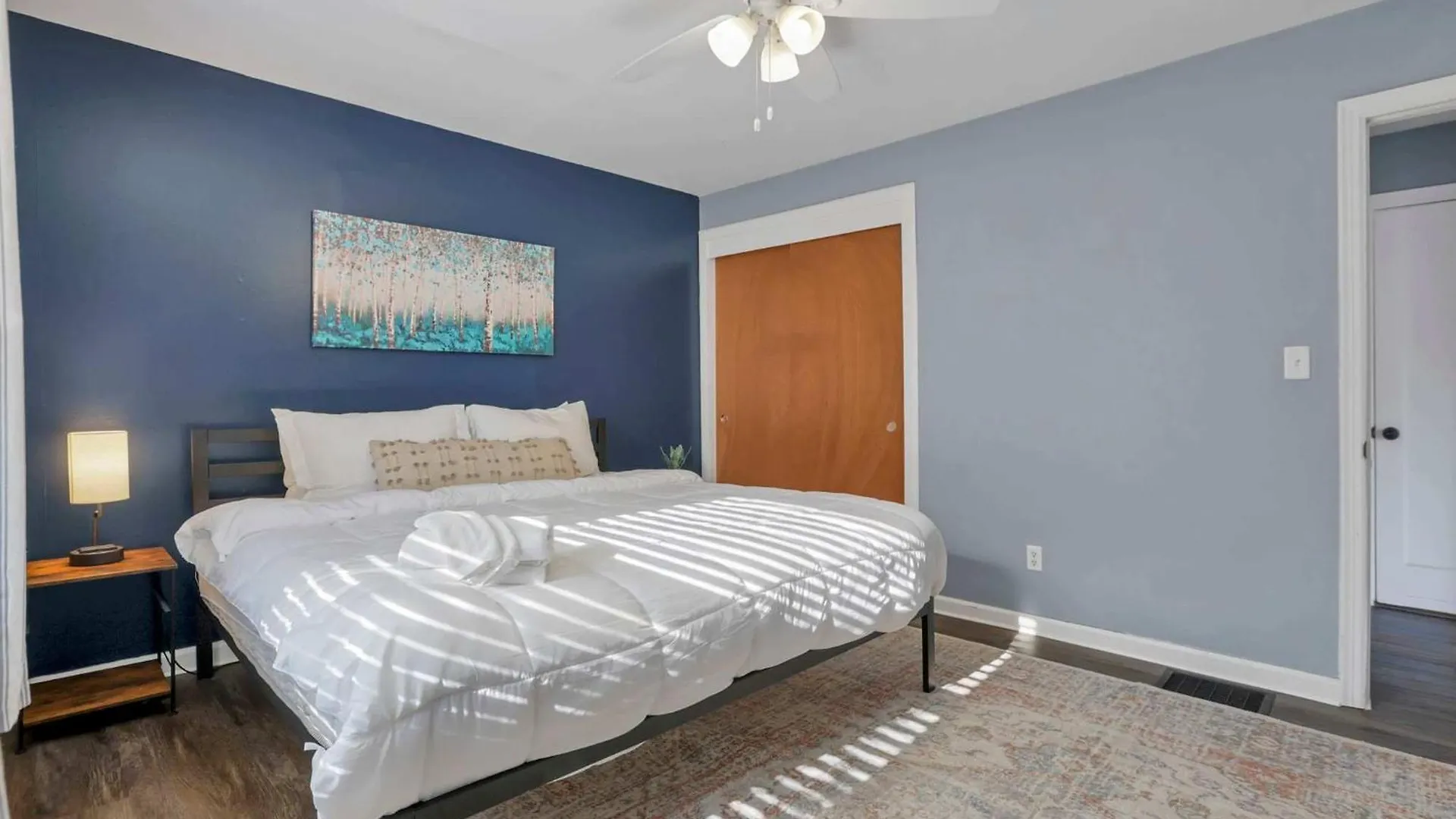 Vila Housepitality - The Sunset House Columbus